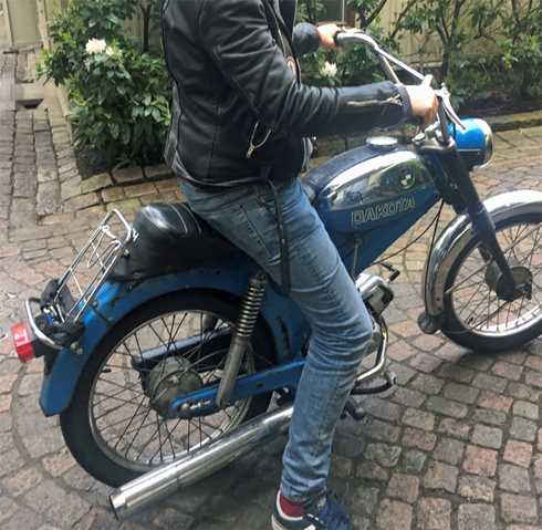 Blå klassisk moped Puch Dakota årsmodell 1981 stulen i Göteborg